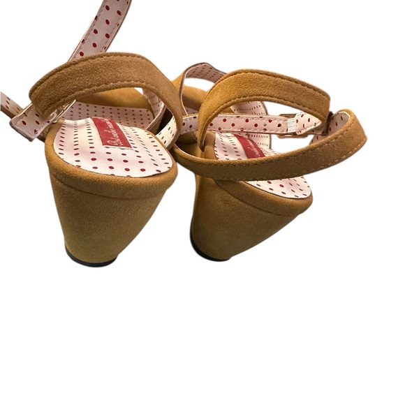 1940s Mustard Yellow Peep Toe Ankle Strap scallop cut Wedge Heels - Picture 8 of 9